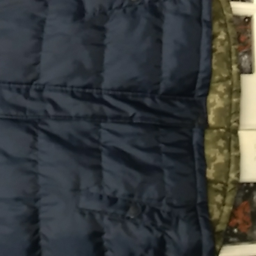 Old Navy Reversible puffer vest men's med - Picture 3 of 8